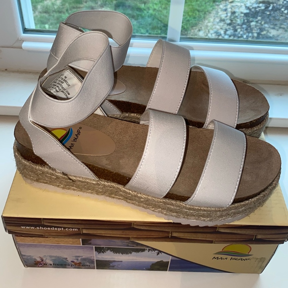 Wedged sandals